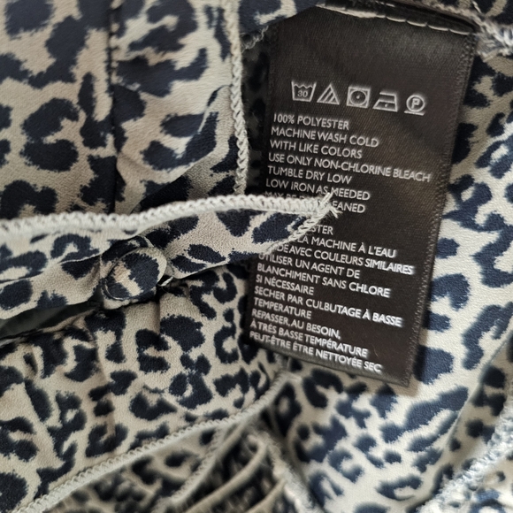 Free People Animal Print Ruffled Smocked Long Sleeve Blouse size Small - Picture 8 of 8